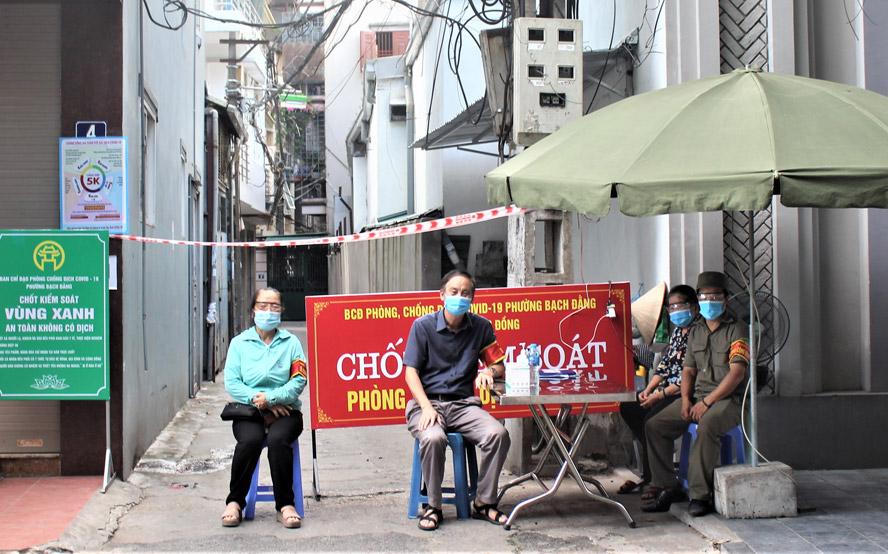 Chủ tịch Hà Nội nêu 8 nhiệm vụ trọng tâm để thi đua kiểm soát dịch bệnh