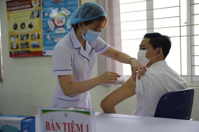 Thủ tướng: Không được thu phí tiêm chủng vaccine phòng COVID-19