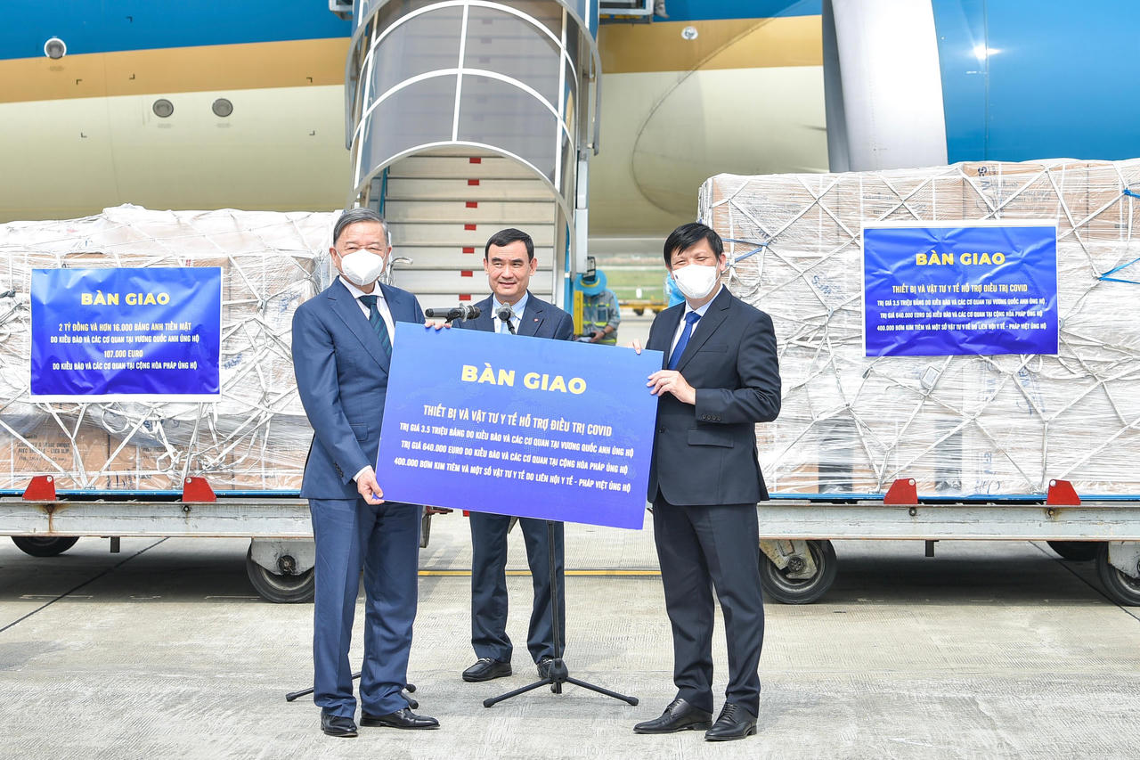 Thủ tướng Phạm Minh Chính kết thúc tốt đẹp chuyến công du đầu tiên tại châu Âu