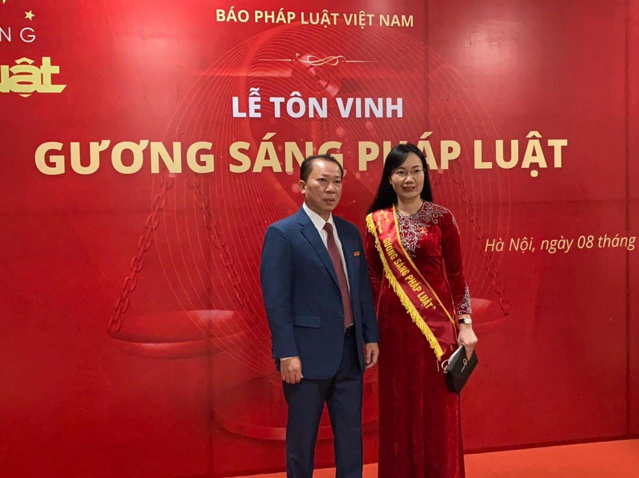 Trang trọng lễ vinh danh 50 Gương sáng Pháp luật năm 2021