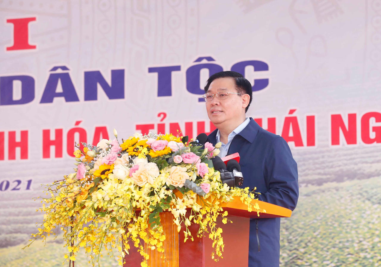 Sửa đổi lối làm việc để phục vụ, bảo vệ quyền lợi chính đáng của Nhân dân