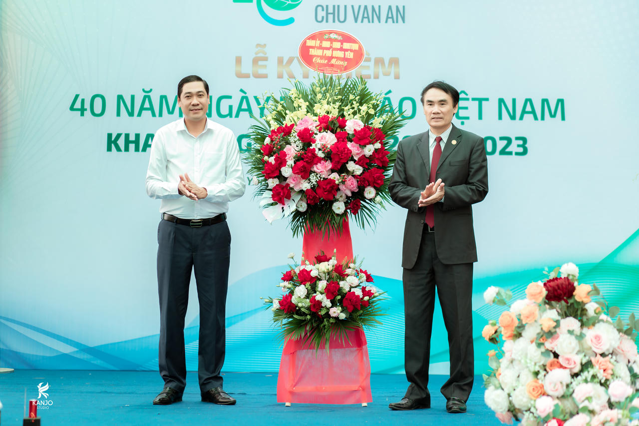 Trường Đại học Chu Văn An kỷ niệm 40 năm Ngày Nhà giáo Việt Nam và khai giảng năm học mới