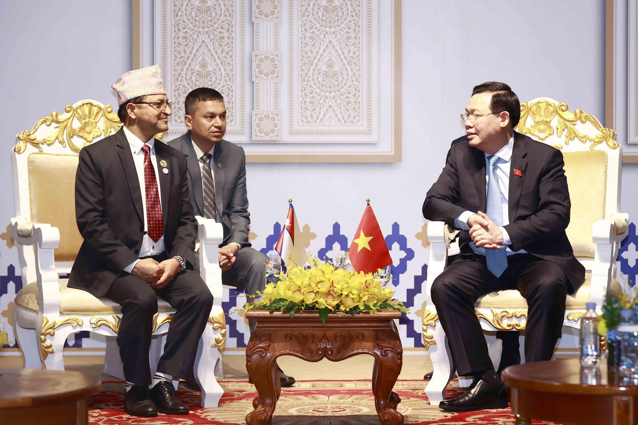 Chủ tịch Quốc hội Vương Đình Huệ gặp nhiều lãnh đạo cấp cao tại AIPA 43