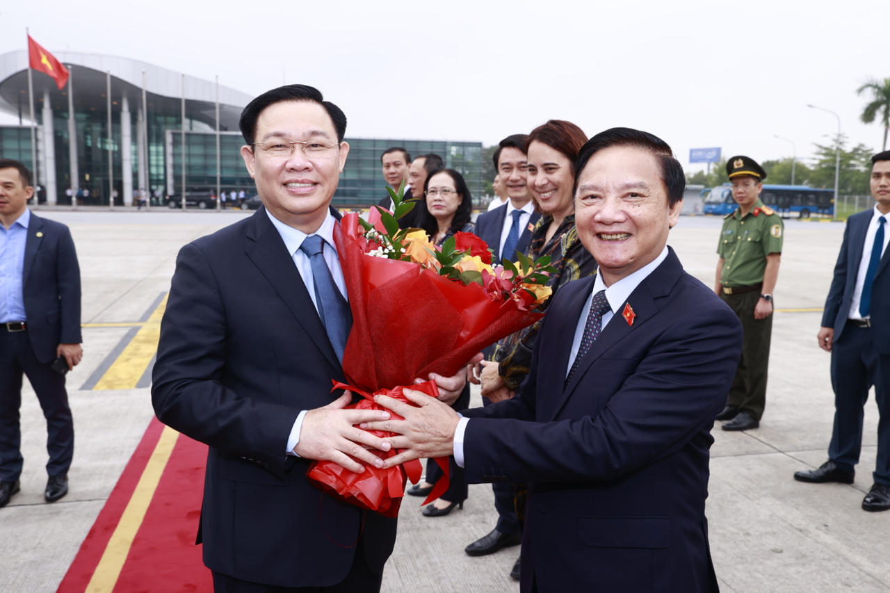 Chủ tịch Quốc hội lên đường thăm chính thức Australia và New Zealand