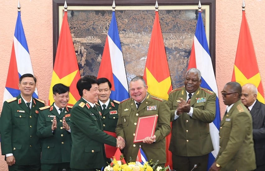 'Đảng, Nhà nước, Nhân dân và quân đội Việt Nam sẽ luôn kề vai sát cánh, ủng hộ Cuba tối đa'