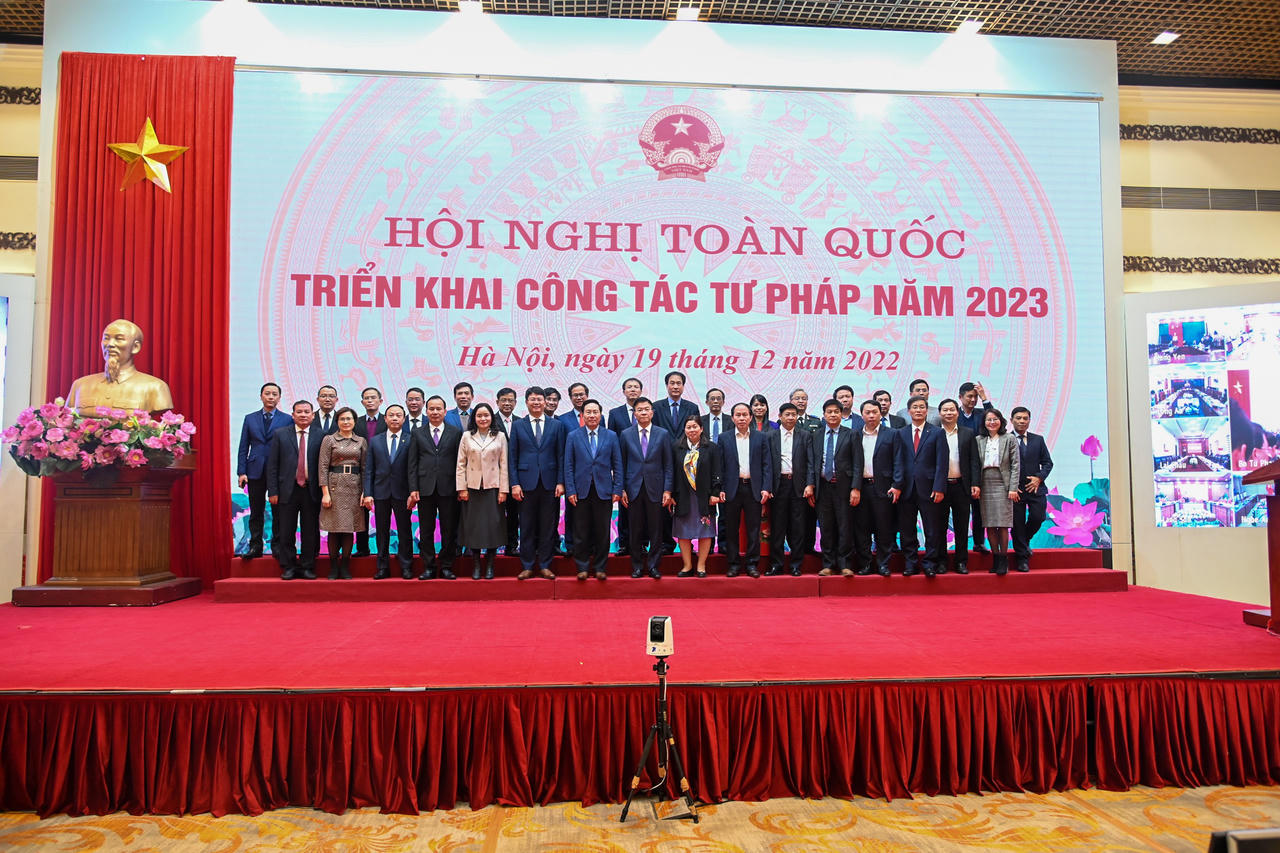 Bộ, ngành Tư pháp tham mưu thực hiện thực chất, hiệu quả Nghị quyết số 27-NQ/TW