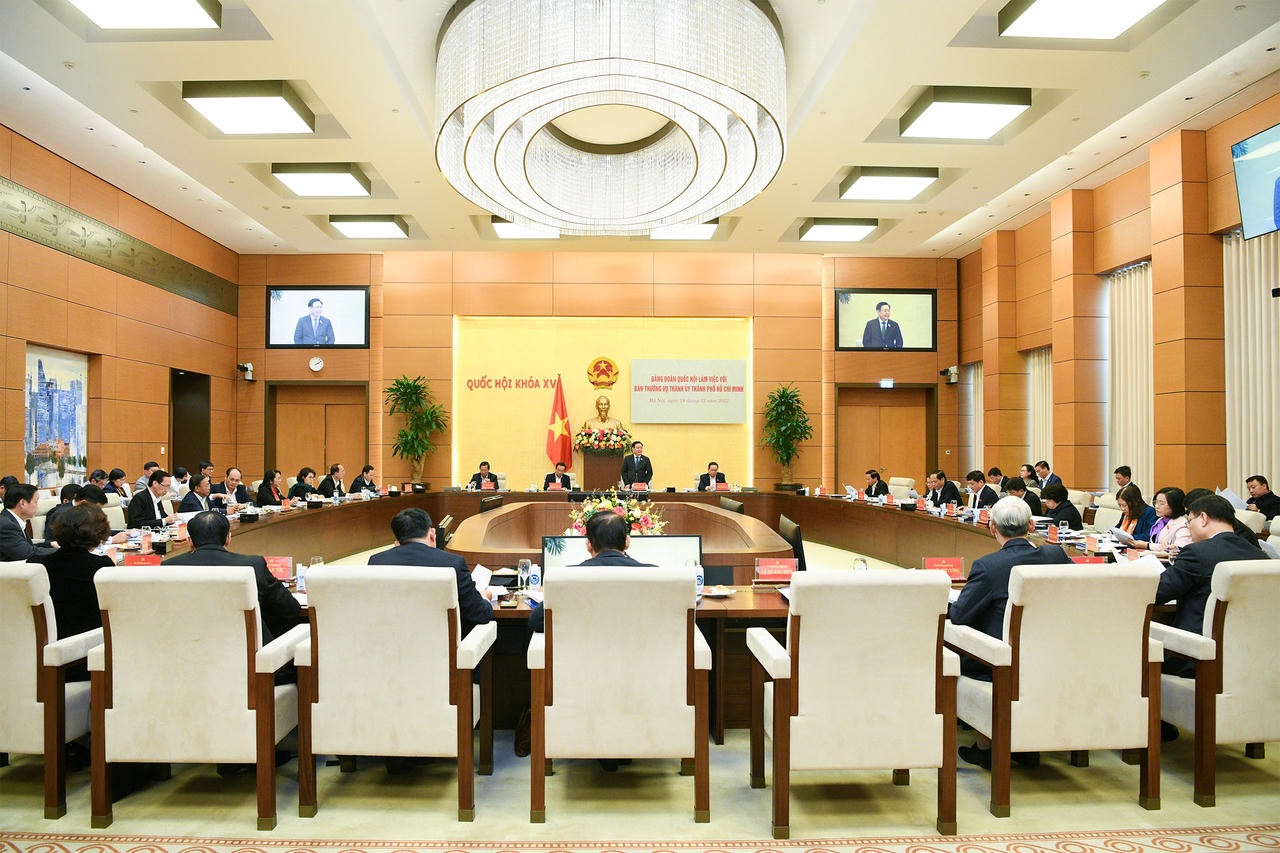 Tiếp tục thí điểm chính sách đặc thù để duy trì đà tăng trưởng, phát triển của TP Hồ Chí Minh