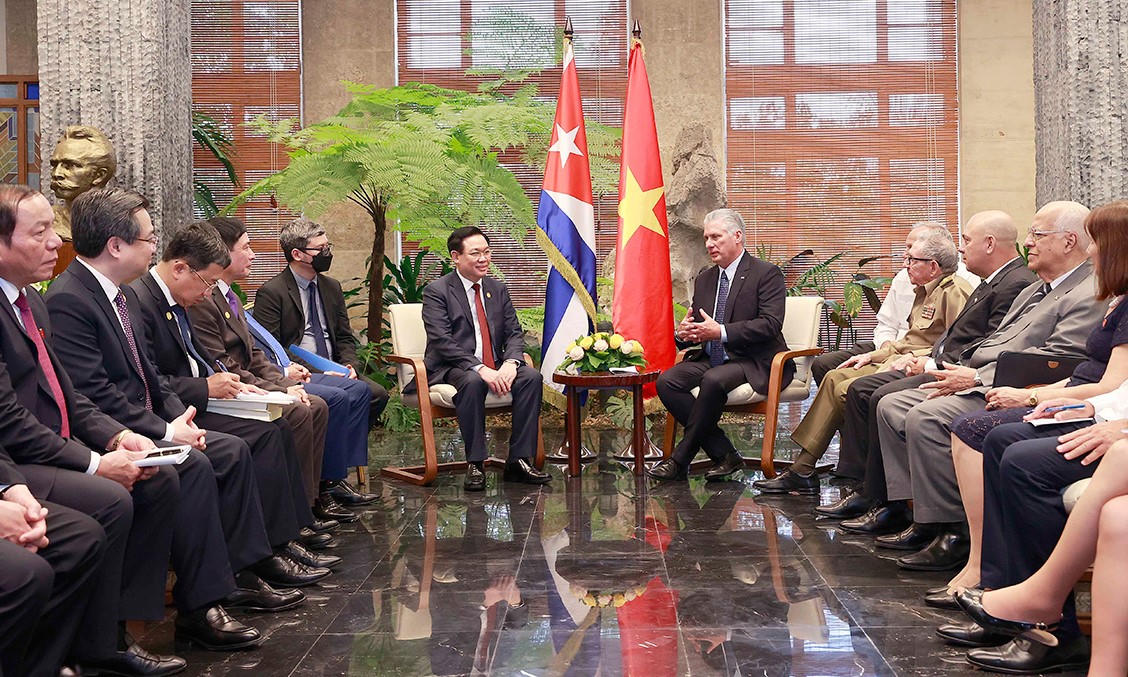 Việt Nam đoàn kết và ủng hộ trước sau như một với sự nghiệp chính nghĩa của Cuba