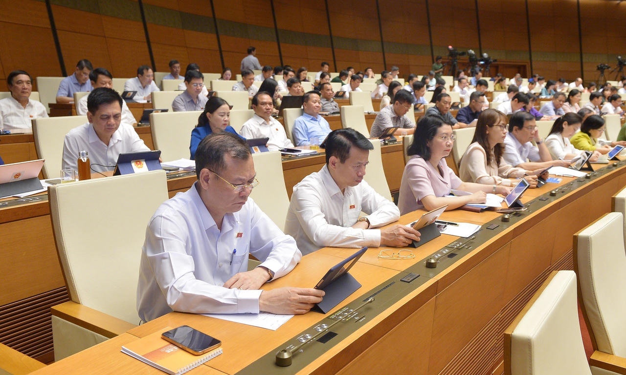 Tăng cường hơn nữa kỷ cương trong xây dựng pháp luật