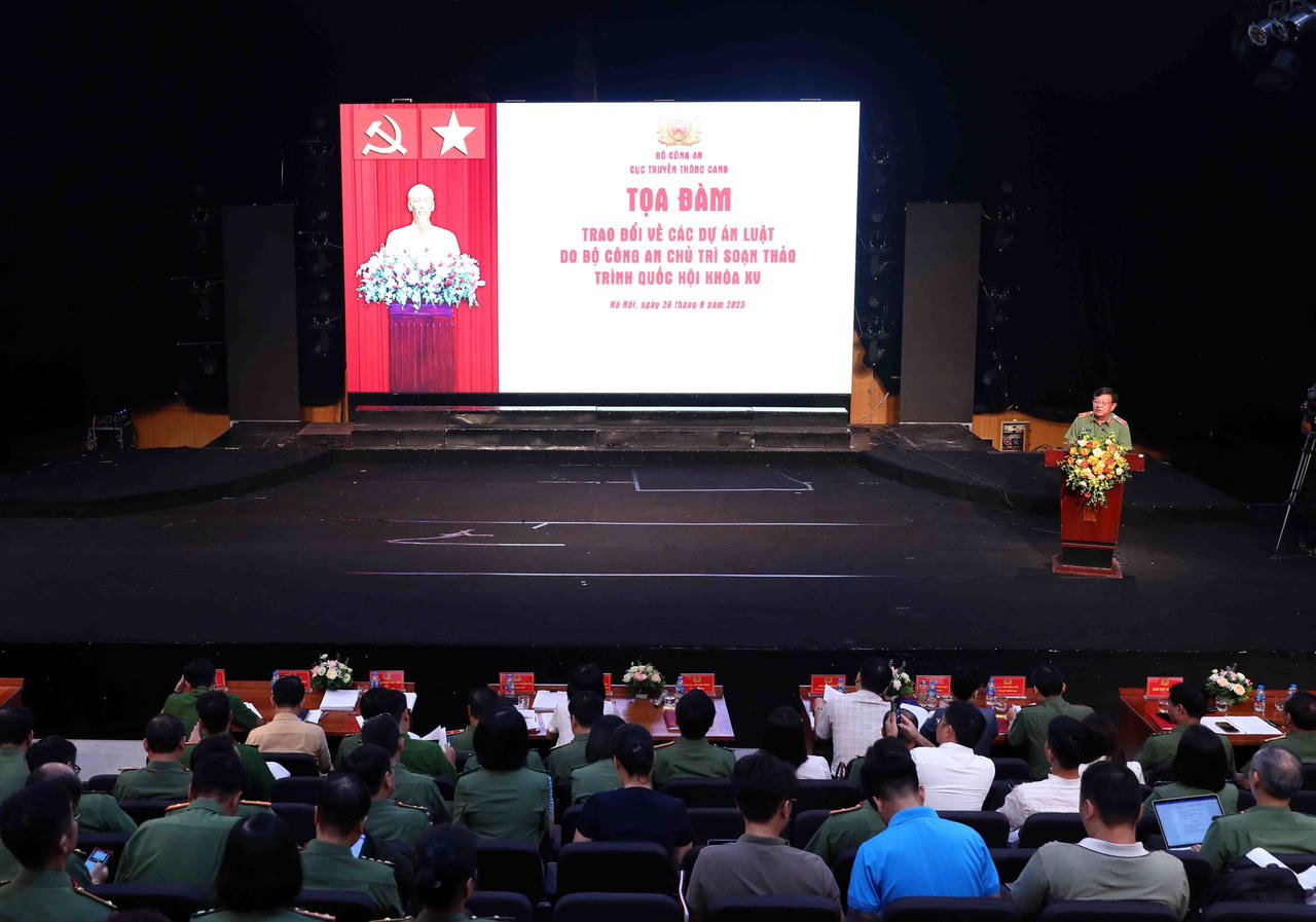 Tạo thuận lợi tối đa cho người dân trong giao dịch hành chính