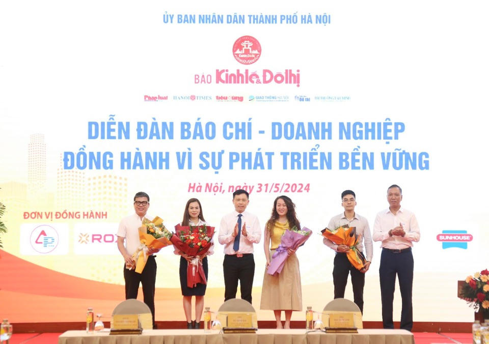 Báo chí và doanh nghiệp cần ‘đồng cam cộng khổ’