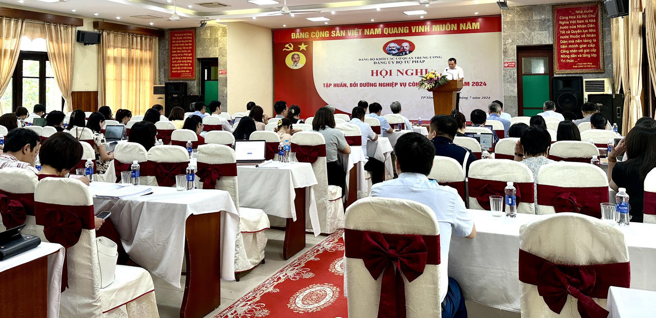 Đảng ủy Bộ Tư pháp tập huấn, bồi dưỡng nghiệp vụ công tác Đảng năm 2024