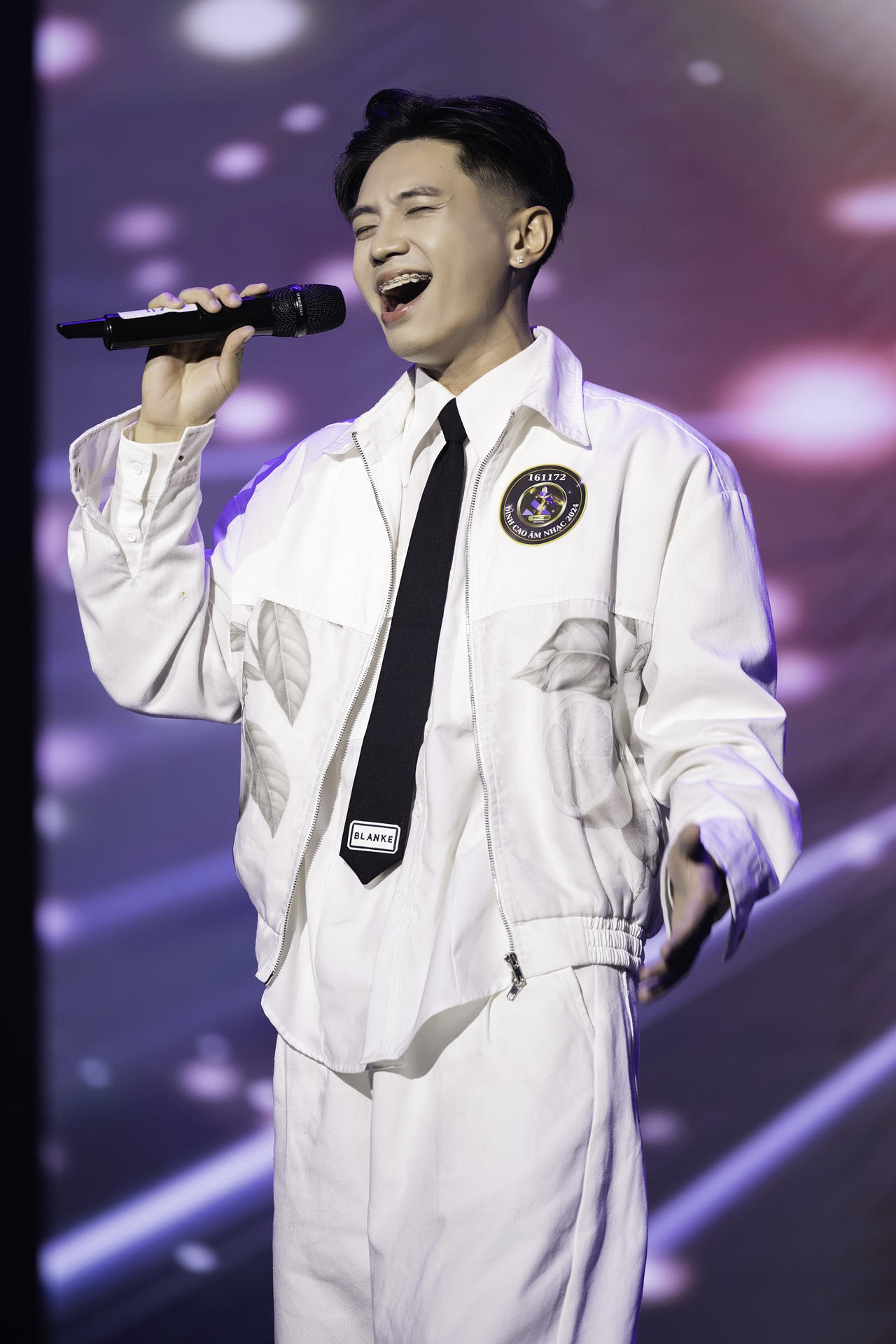 Giọng ca trẻ Hiếu Minh lọt top 10 Đỉnh cao âm nhạc