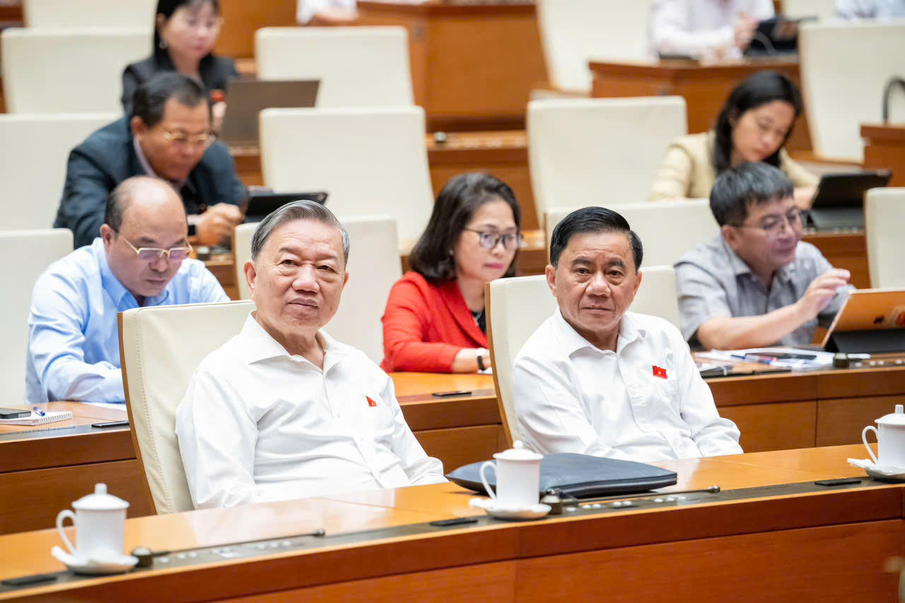 Tôn vinh các giá trị, vai trò đặc biệt quan trọng của Hiến pháp, pháp luật trong cuộc sống