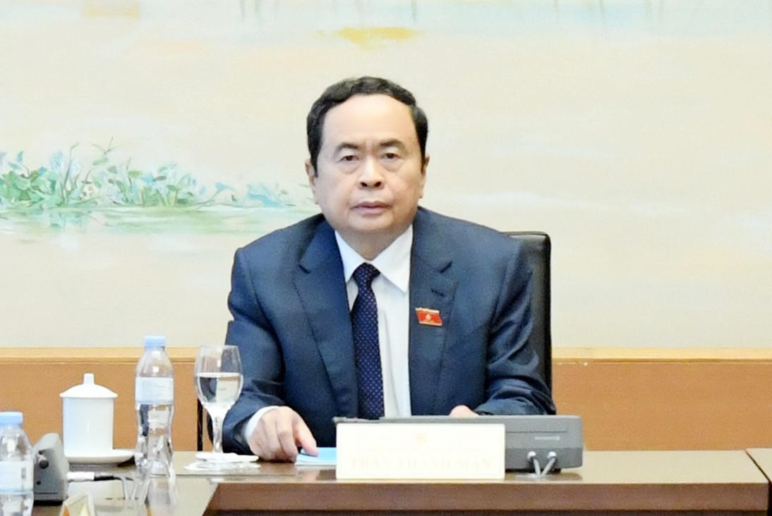 Giao địa phương cơ chế đặc thù giải phóng mặt bằng cho đường sắt tốc độ cao 