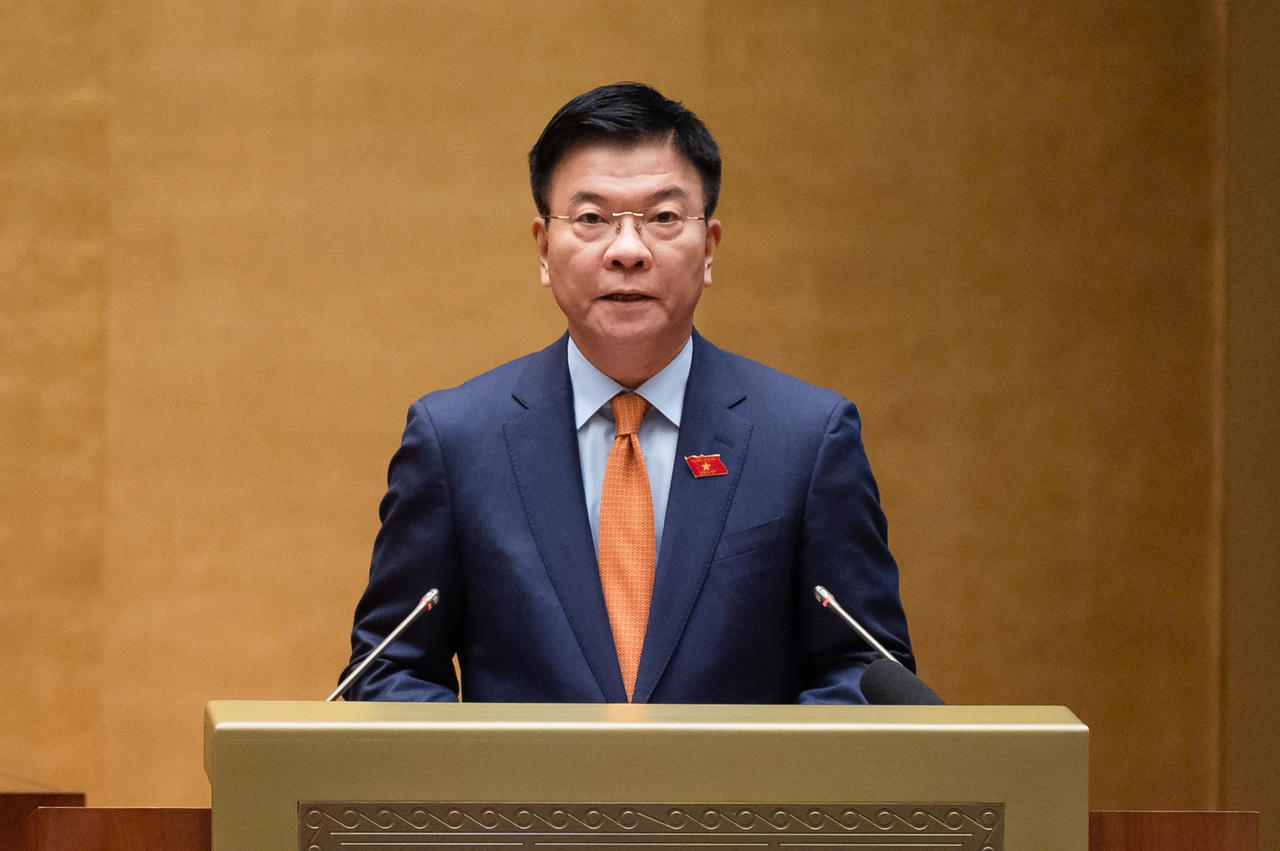 Quốc hội nghe báo cáo về 2 dự luật thuế quan trọng