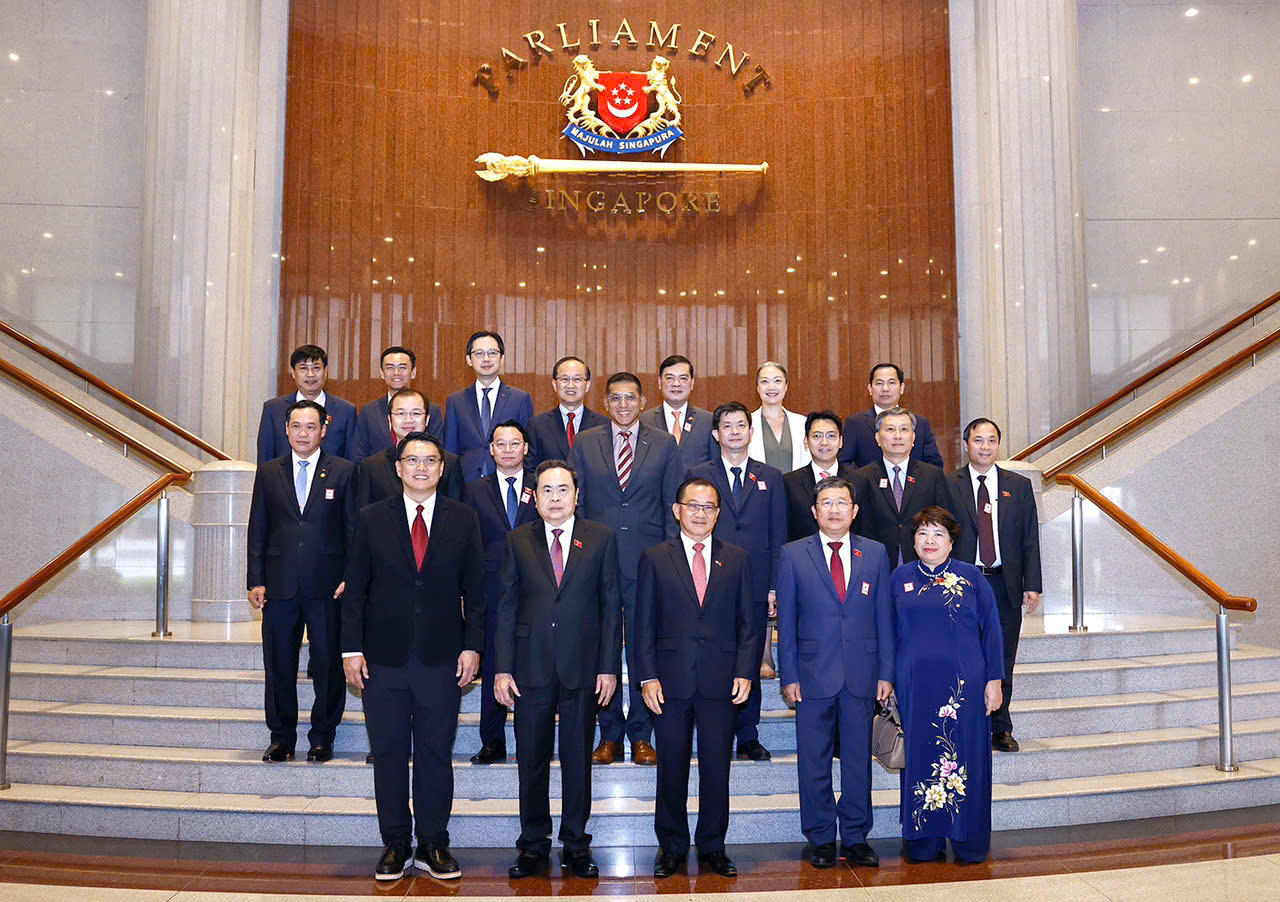 Hợp tác kinh tế - thương mại tiếp tục là trụ cột quan trọng trong quan hệ Việt Nam - Singapore