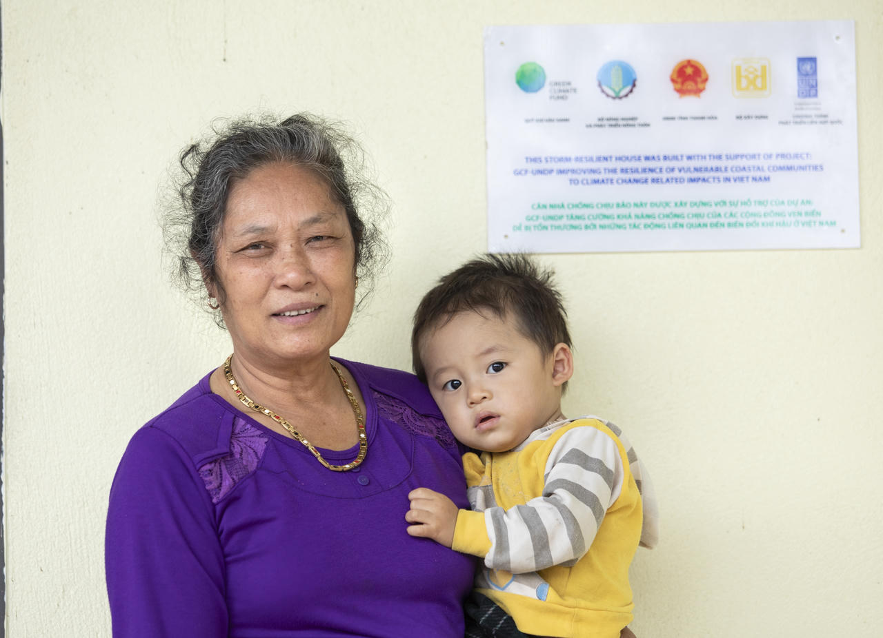 Xây dựng gần 5.000 ngôi nhà an toàn trước biến đổi khí hậu