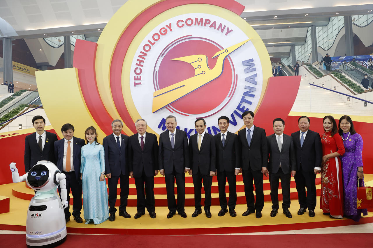 Tổng Bí thư: Tạo ra ít nhất 5 doanh nghiệp công nghệ số lớn, có khả năng cạnh tranh quốc tế