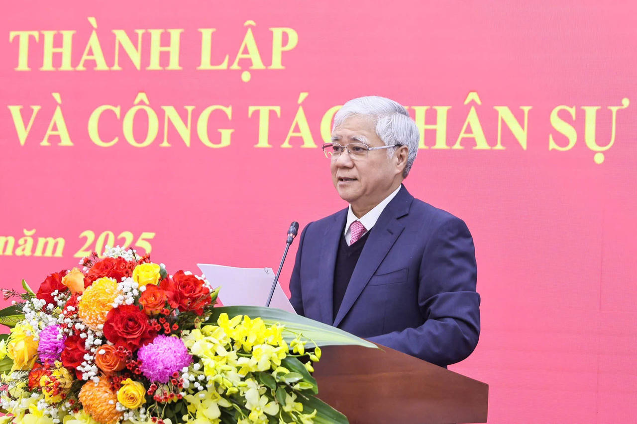 Đảng ủy Mặt trận Tổ quốc công bố quyết định thành lập các tổ chức Đảng trực thuộc