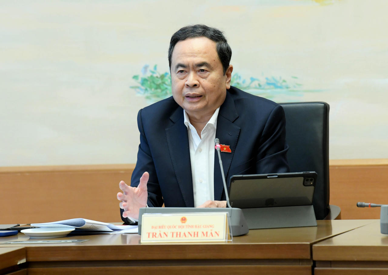 Phải biết đi tắt đón đầu, không để cứ 'lũi cũi' theo sau về khoa học, công nghệ