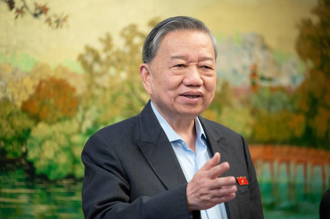 Phải biết đi tắt đón đầu, không để cứ 'lũi cũi' theo sau về khoa học, công nghệ