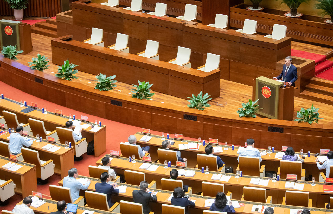 Không có chỗ cho cán bộ cơ hội, ngại đổi mới, thu vén cá nhân