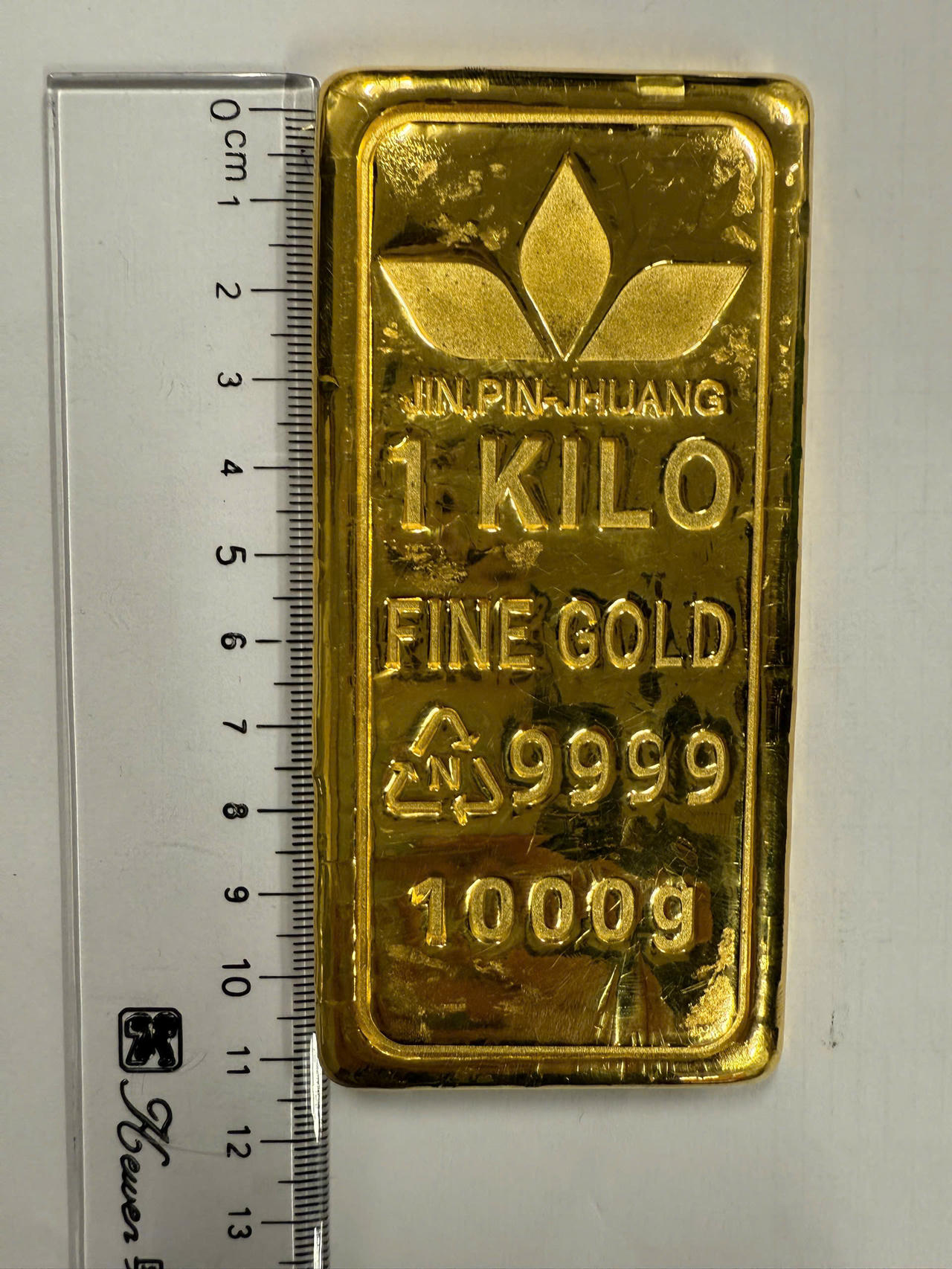 Hải quan liên tiếp phát hiện, bắt giữ 2 vụ việc buôn lậu vàng có giá trị cao