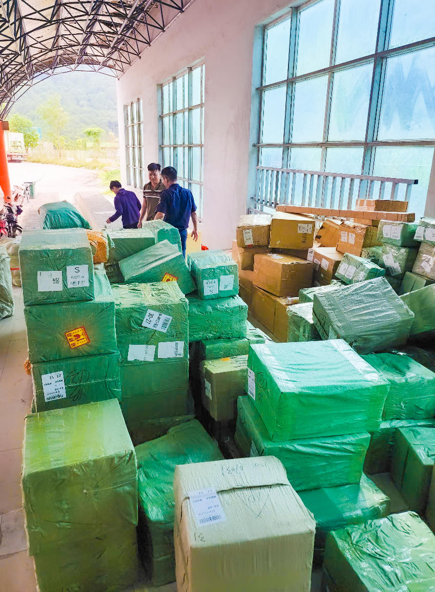 Hải quan đẩy mạnh chống buôn lậu và hàng giả trên toàn tuyến miền Trung