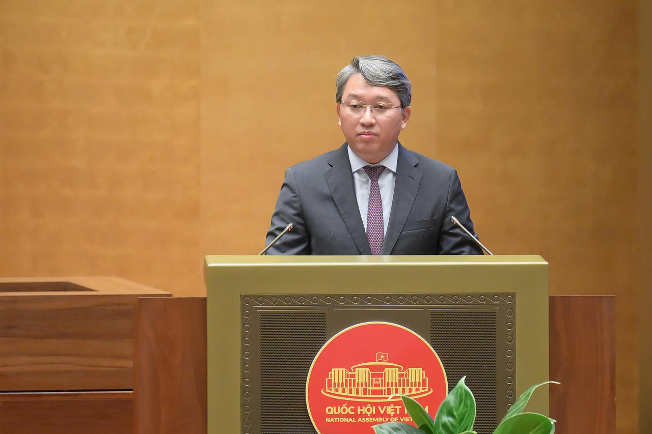 Chính phủ được ban hành Nghị quyết quy phạm pháp luật để điều chỉnh một số quy định có liên quan tại luật, nghị quyết của Quốc hội