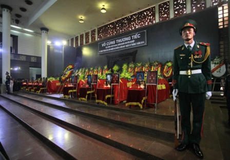 Lễ truy điệu 18 chiến sỹ hy sinh trong vụ máy bay rơi ở Hà Nội