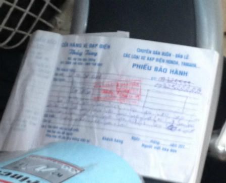 Mua xe máy điện, quyền lợi của dân đang bị “đánh đố”.