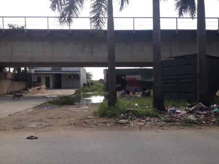 Hà Nội: Dân ngang nhiên xâm phạm hành lang bảo vệ cầu, chính quyền vô can?