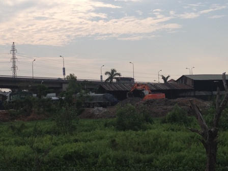 Hà Nội: Dân ngang nhiên xâm phạm hành lang bảo vệ cầu, chính quyền vô can?