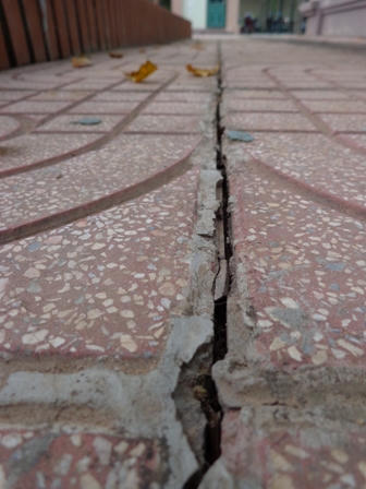 Nghi vấn rút ruột công trình, hàng trăm trẻ em bị ảnh hưởng tới tính mạng