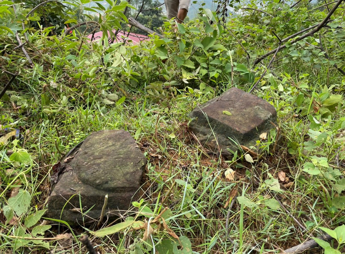 Dấu tích chùa cổ trên núi Thét 