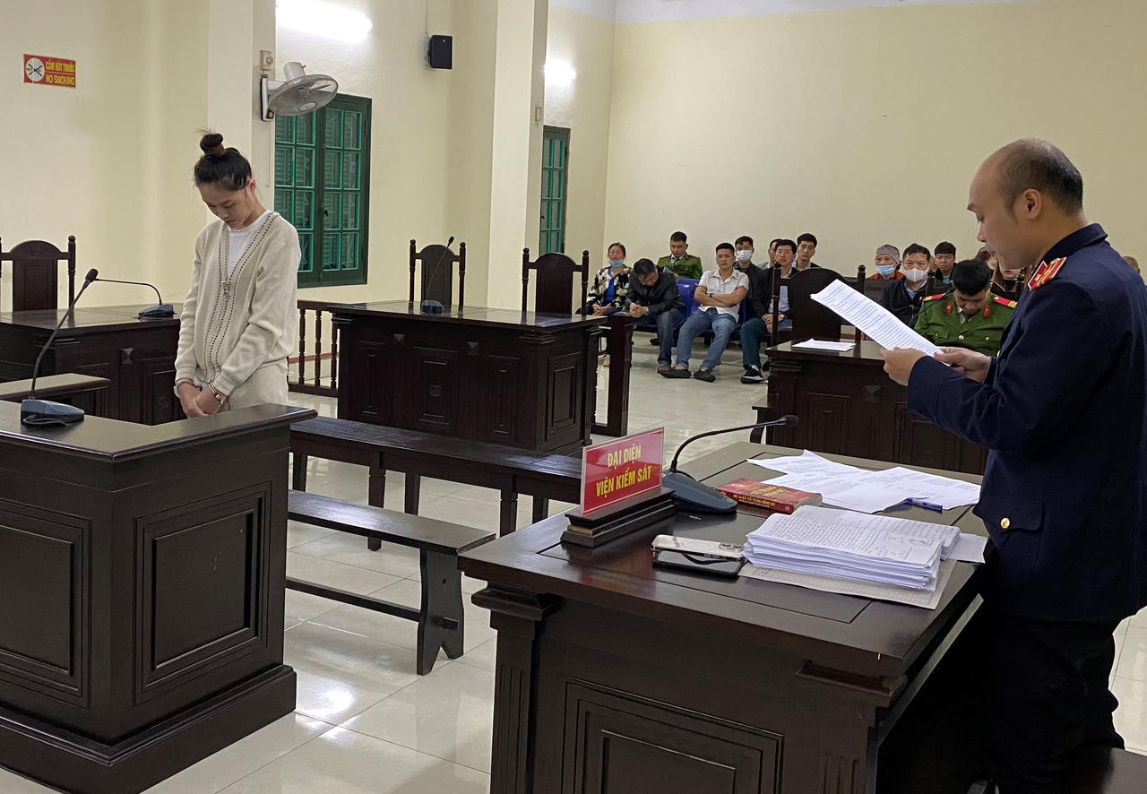 Thiếu nữ 9x lĩnh 5 năm tù vì buôn bán hàng giả