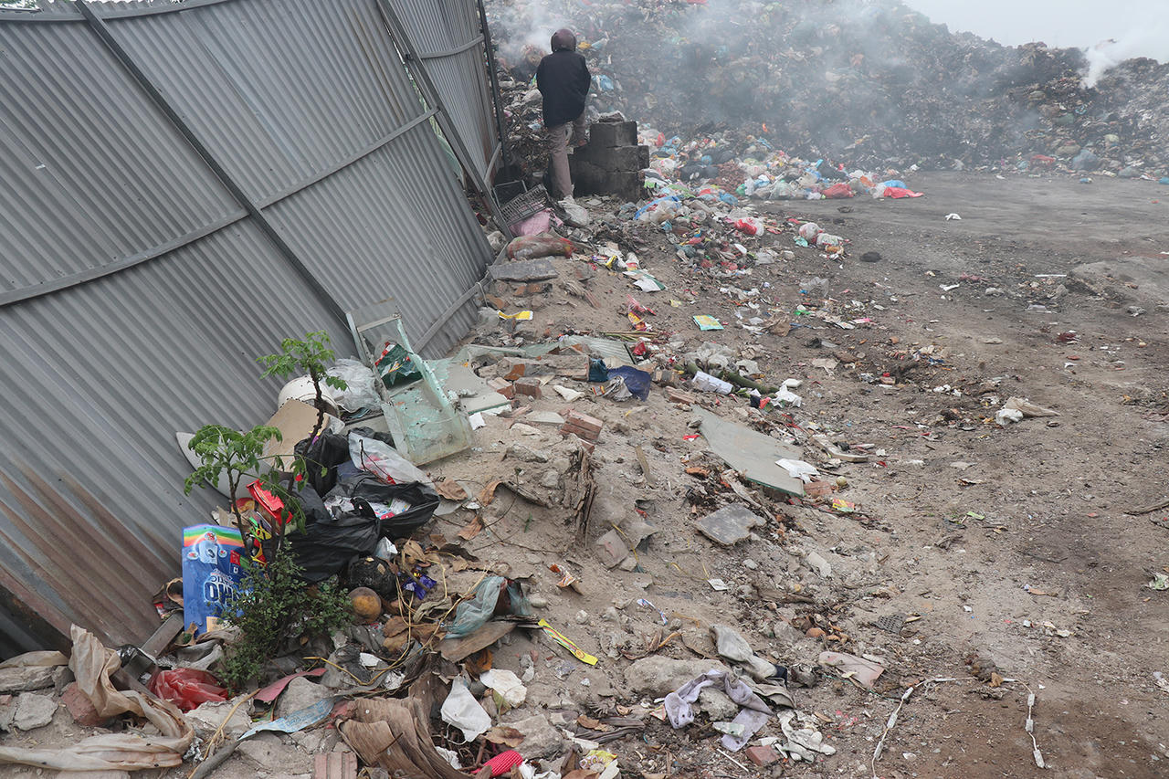 Tiên Du (Bắc Ninh): Người dân kêu khổ vì điểm tập kết rác gây ô nhiễm