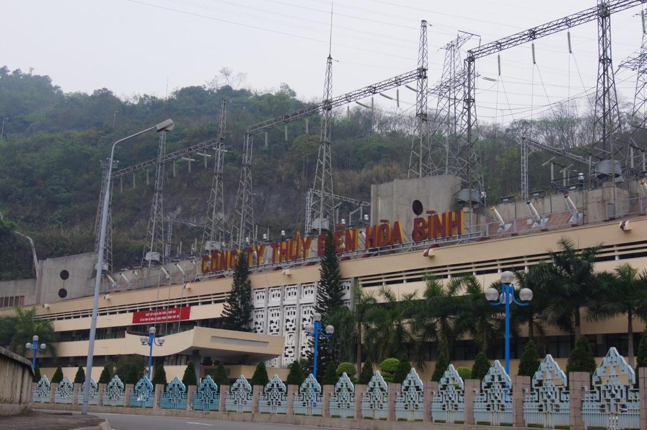 Hồ Hòa Bình cần những 'cú hích' để 'cất cánh'