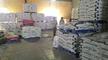 Phát hiện hàng chục tấn thức ăn chăn nuôi có dấu hiệu sử dụng chất cấm