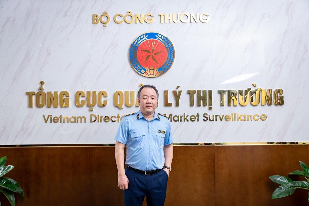 Lực lượng Quản lý thị trường chính thức mang màu áo mới