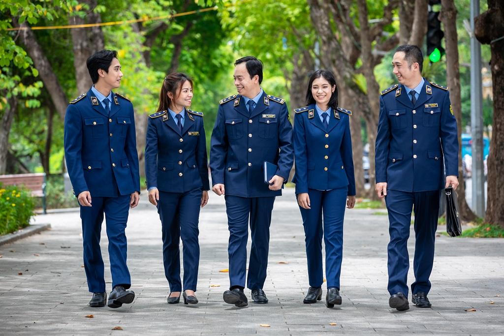 Lực lượng Quản lý thị trường chính thức mang màu áo mới