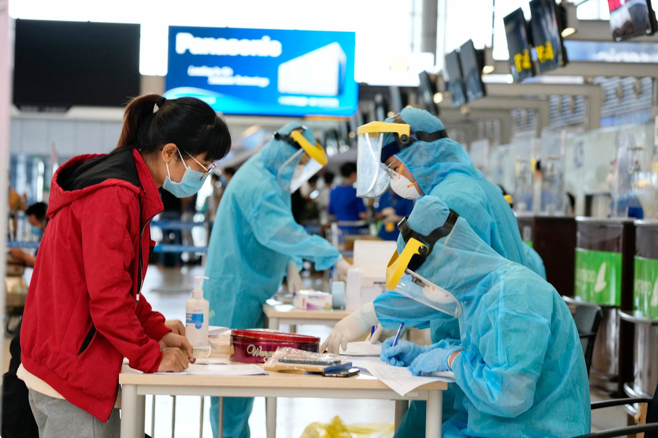 Hành khách có thể thực hiện test nhanh COVID-19 tại sân bay Nội Bài