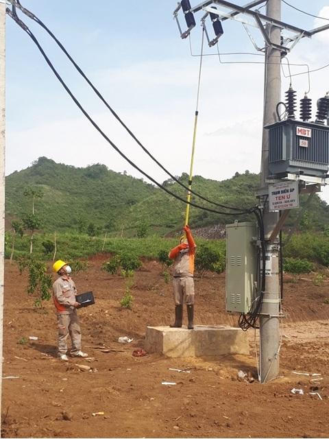 Tổng công ty Điện lực miền Bắc: Viết tiếp truyền thống tuổi 52