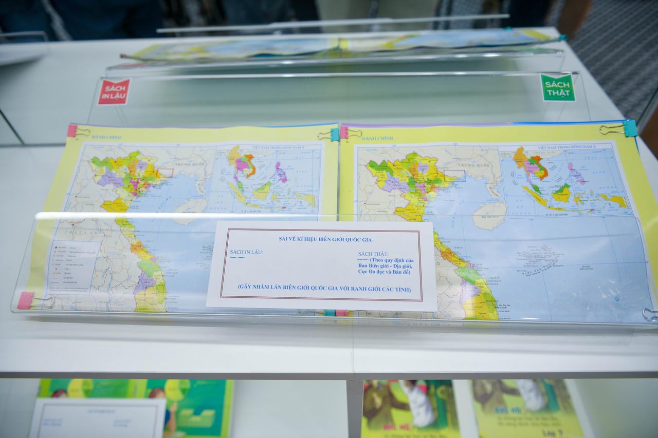 Mở cửa phòng nhận diện sách giáo dục và đồ chơi an toàn cho trẻ em