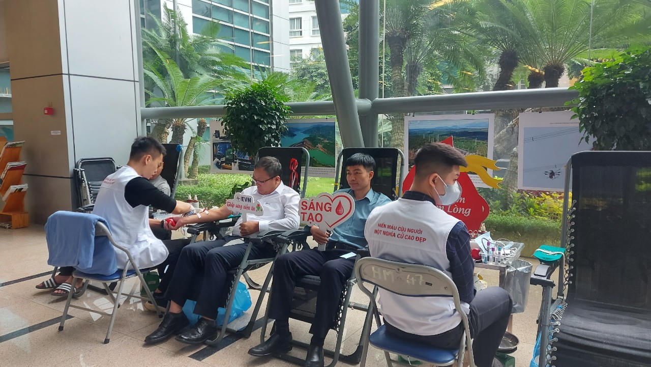 Tập đoàn điện lực Việt Nam triển khai Tuần lễ hồng lần thứ 9