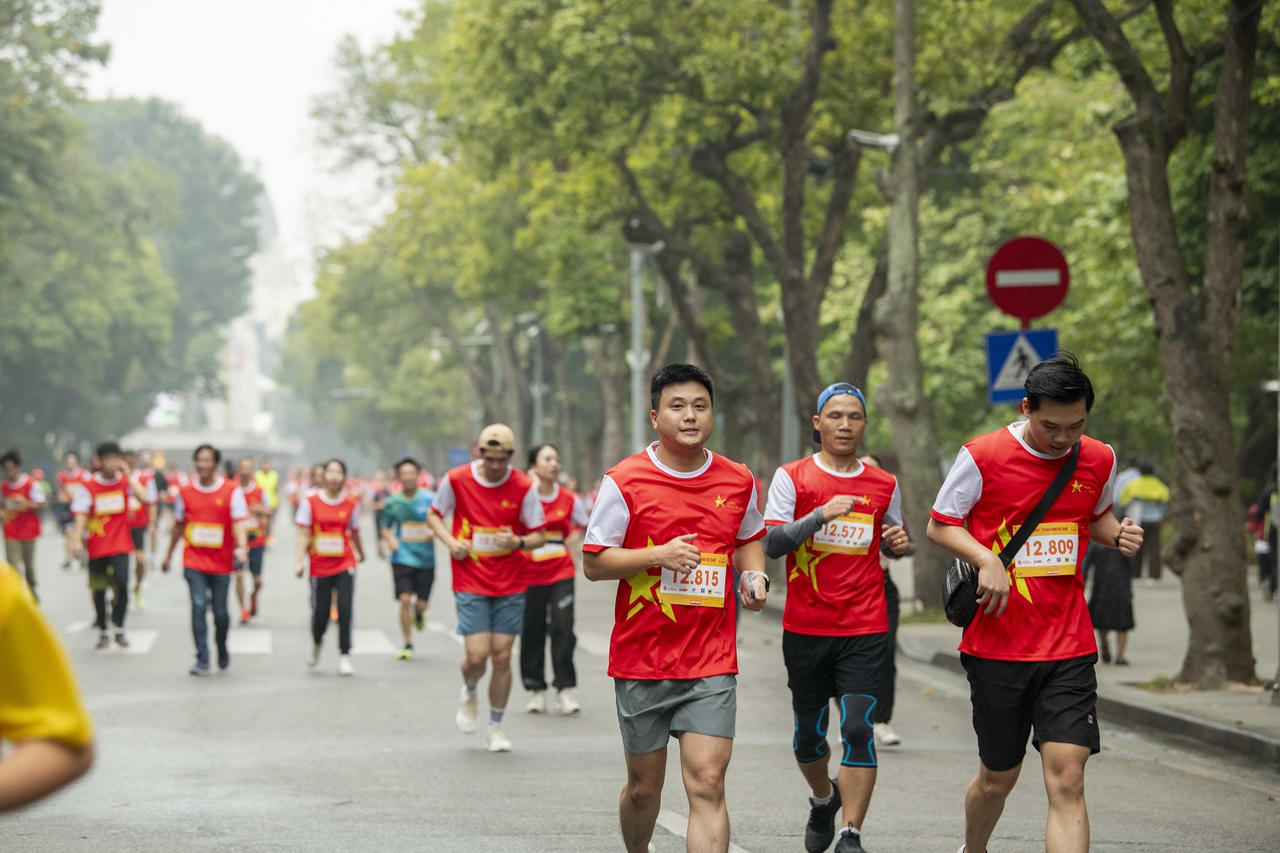 Hơn 1.000 người tham gia giải chạy "Tự hào hàng Việt Nam"