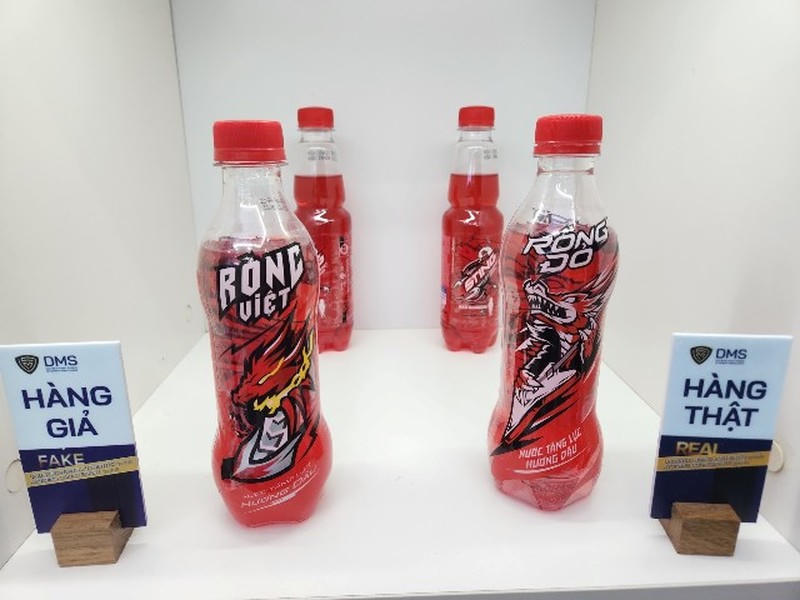 'Mục sở thị' độ tinh vi của hàng giả tại Phòng trưng bày thật - giả