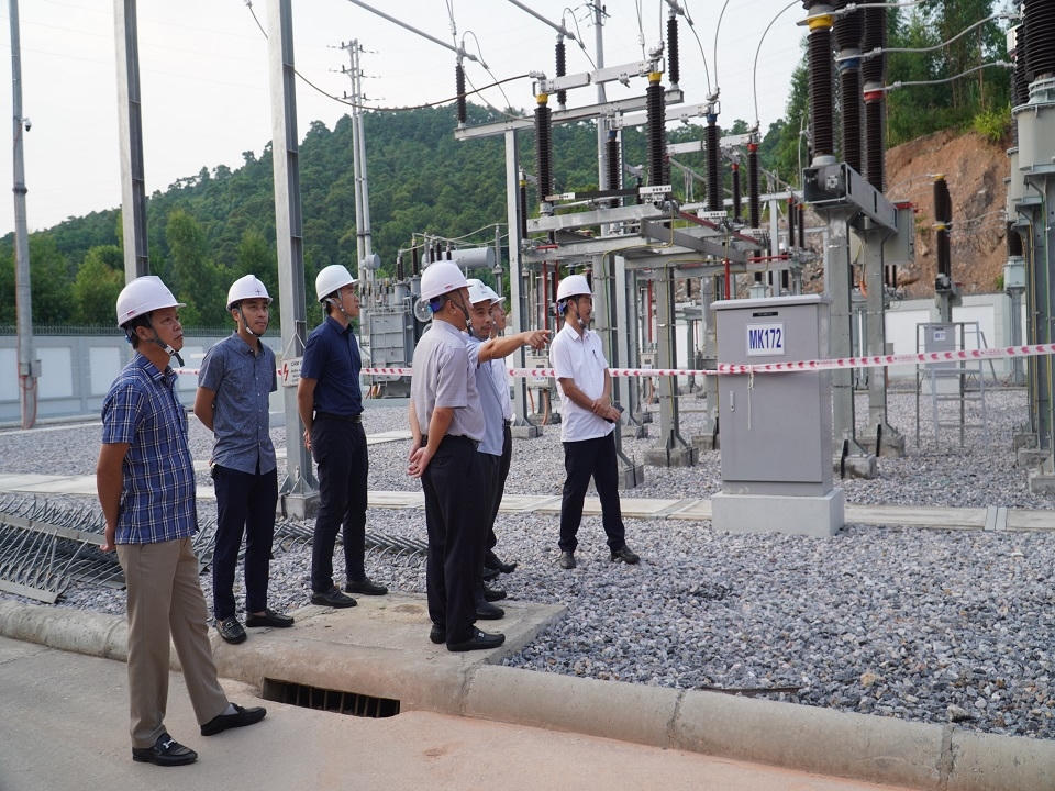 Đường dây 500kV có thể bị tách làm đôi khi bão số 3 vào đất liền
