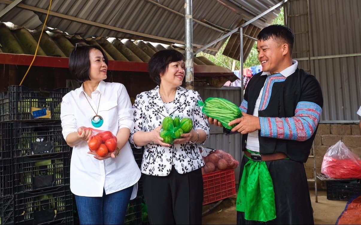 TS Lê Việt Nga: Người góp sức mở những “cung đường” cho hàng Việt vươn xa
